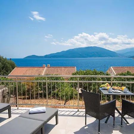 Maritina's Amazing Sea View Apartament *