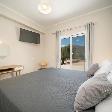 Maritina's Amazing Sea View Апартаменты *