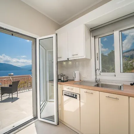 Maritina's Amazing Sea View *